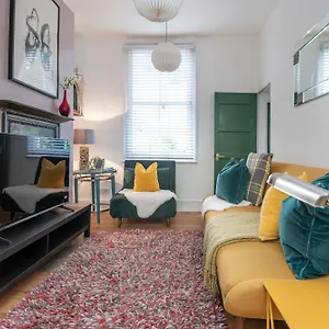 Apartment Chic 1-bed Garden Flat, London, Convenient For Tower Bridge, Great Public Transport, London